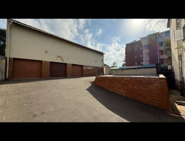 1 BEDROOM APARTMENT TO LET IN ESSENWOOD